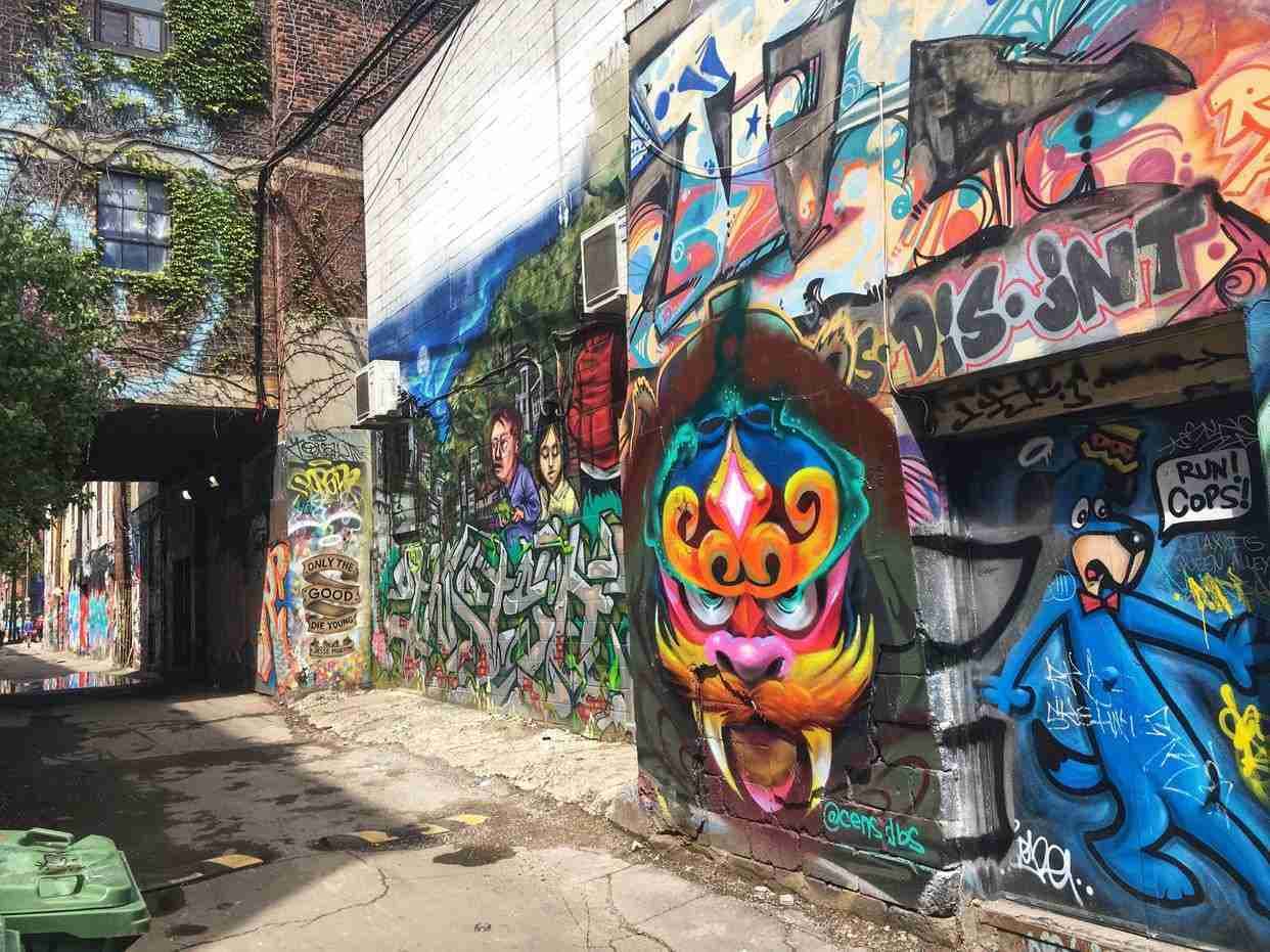 Toronto Graffiti Alley Photo Spot - Photo by Shawn M. Kent